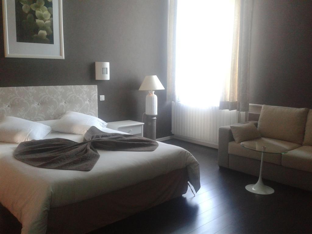 Le Chateau De Buchy Buchy  Szoba fotó